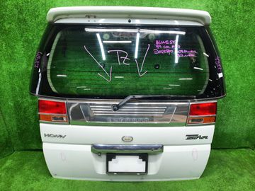ДВЕРЬ ПЯТАЯ НА NISSAN ELGRAND ALE50