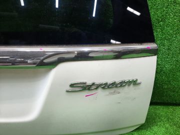 ДВЕРЬ ПЯТАЯ НА HONDA STREAM RN1