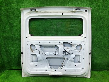 ДВЕРЬ ПЯТАЯ НА NISSAN NV200 M20