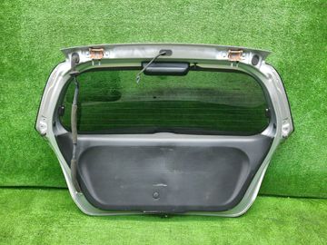 ДВЕРЬ ПЯТАЯ НА HONDA FIT GD1
