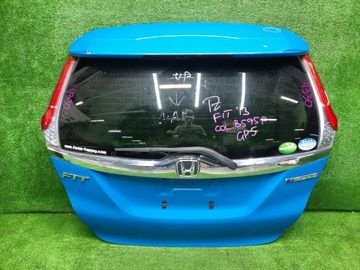 ДВЕРЬ ПЯТАЯ НА HONDA FIT GP5