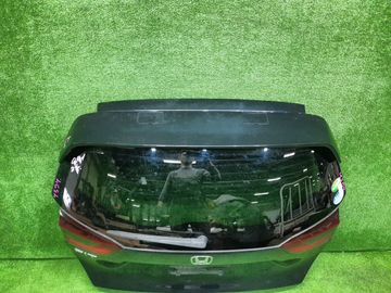 ДВЕРЬ ПЯТАЯ НА HONDA FIT GR1