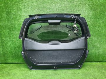 ДВЕРЬ ПЯТАЯ НА HONDA FIT GR1