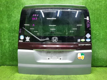 ДВЕРЬ ПЯТАЯ НА HONDA STEPWGN RF3