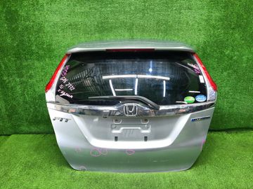 ДВЕРЬ ПЯТАЯ НА HONDA FIT GP6