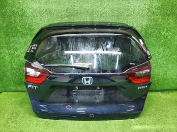 ДВЕРЬ ПЯТАЯ НА HONDA FIT GR3