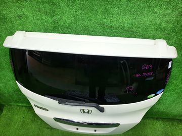 ДВЕРЬ ПЯТАЯ НА HONDA FREED GB3