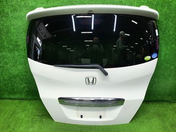 ДВЕРЬ ПЯТАЯ НА HONDA FREED GB3