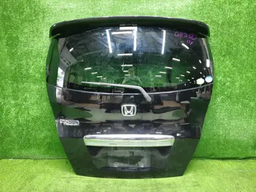 ДВЕРЬ ПЯТАЯ НА HONDA FREED GB3