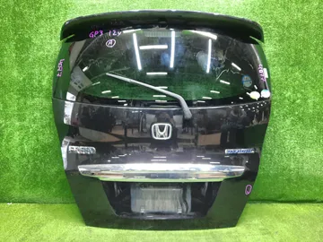 ДВЕРЬ ПЯТАЯ НА HONDA FREED GP3