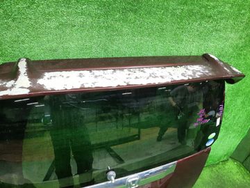 ДВЕРЬ ПЯТАЯ НА HONDA N-BOX JF1