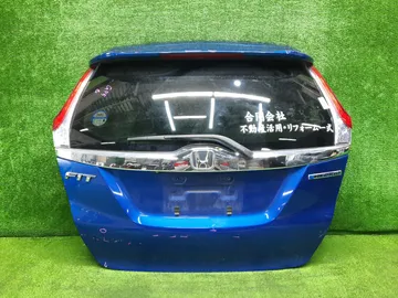 ДВЕРЬ ПЯТАЯ НА HONDA FIT GP5