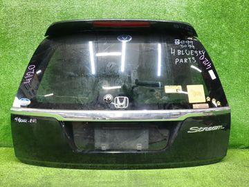 ДВЕРЬ ПЯТАЯ НА HONDA STREAM RN3