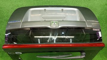 ДВЕРЬ ПЯТАЯ НА HONDA INSIGHT ZE2