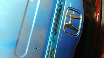 ДВЕРЬ ПЯТАЯ НА HONDA INSIGHT ZE2