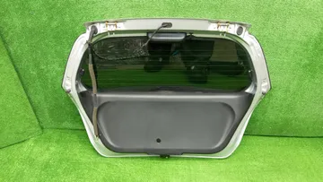ДВЕРЬ ПЯТАЯ НА HONDA FIT GD1