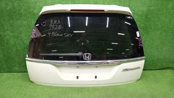 ДВЕРЬ ПЯТАЯ НА HONDA STREAM RN1
