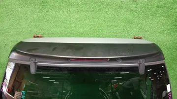 ДВЕРЬ ПЯТАЯ НА NISSAN LIBERTY PM12