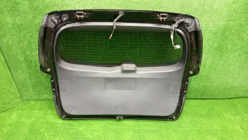 ДВЕРЬ ПЯТАЯ НА TOYOTA WISH ZGE20G