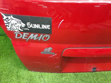 ДВЕРЬ ПЯТАЯ НА MAZDA DEMIO DW3W
