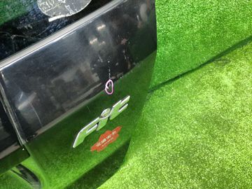 ДВЕРЬ ПЯТАЯ НА HONDA FIT GD1