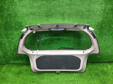ДВЕРЬ ПЯТАЯ НА TOYOTA VITZ NCP15
