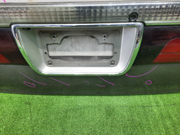 ДВЕРЬ ПЯТАЯ НА TOYOTA HIACE KZH106G