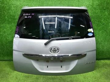 ДВЕРЬ ПЯТАЯ НА TOYOTA ISIS ZNM10G