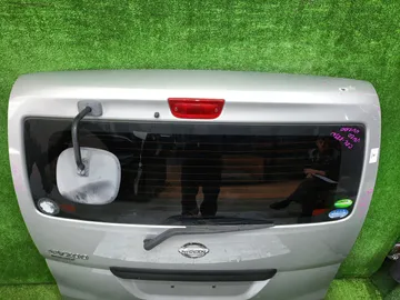 ДВЕРЬ ПЯТАЯ НА NISSAN NV200 VM20