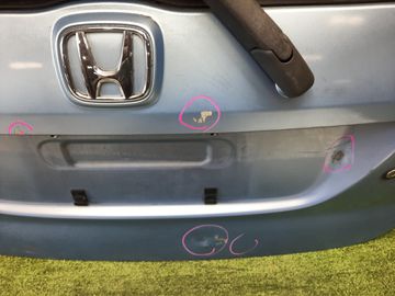 ДВЕРЬ ПЯТАЯ НА HONDA FIT GD3