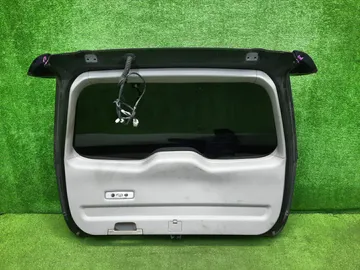 ДВЕРЬ ПЯТАЯ НА MITSUBISHI GRANDIS NA4W
