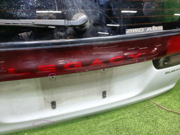 ДВЕРЬ ПЯТАЯ НА SUBARU LEGACY BG5