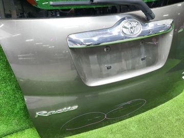 ДВЕРЬ ПЯТАЯ НА TOYOTA RACTIS NCP105
