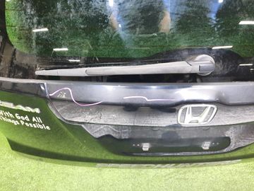 ДВЕРЬ ПЯТАЯ НА HONDA STREAM RN6