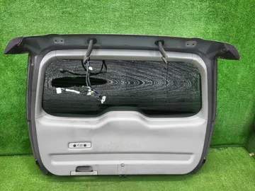 ДВЕРЬ ПЯТАЯ НА MITSUBISHI GRANDIS NA4W