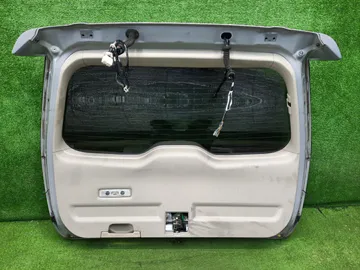 ДВЕРЬ ПЯТАЯ НА MITSUBISHI GRANDIS NA4W