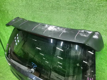 ДВЕРЬ ПЯТАЯ НА HONDA STREAM RN7