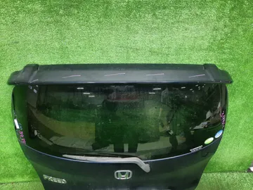 ДВЕРЬ ПЯТАЯ НА HONDA FREED GB3