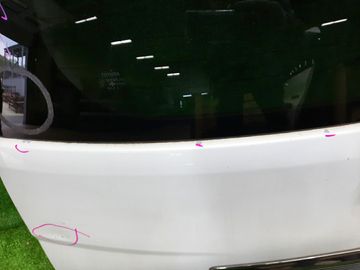ДВЕРЬ ПЯТАЯ НА TOYOTA ISIS ZNM10G