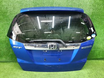 ДВЕРЬ ПЯТАЯ НА HONDA FIT GP1