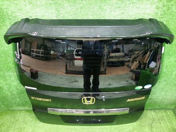 ДВЕРЬ ПЯТАЯ НА HONDA STEPWGN RK5