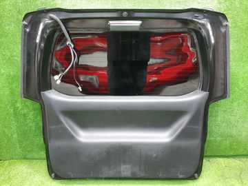 ДВЕРЬ ПЯТАЯ НА HONDA STEPWGN RK5