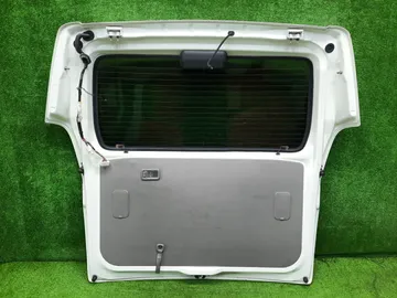 ДВЕРЬ ПЯТАЯ НА NISSAN SERENA PC24