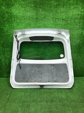 ДВЕРЬ ПЯТАЯ НА MAZDA FAMILIA Y12