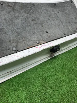 ДВЕРЬ ПЯТАЯ НА MAZDA FAMILIA Y12