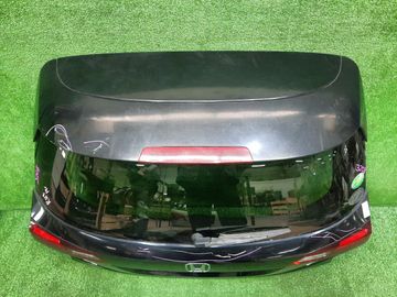 ДВЕРЬ ПЯТАЯ НА HONDA VEZEL RU4