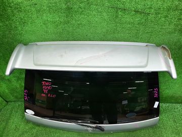 ДВЕРЬ ПЯТАЯ НА NISSAN TINO V10