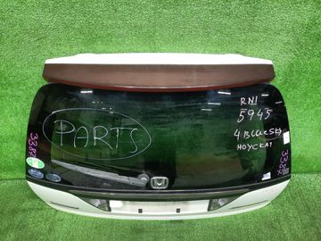 ДВЕРЬ ПЯТАЯ НА HONDA STREAM RN1