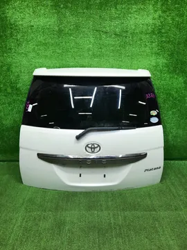 ДВЕРЬ ПЯТАЯ НА TOYOTA ISIS ZGM10G