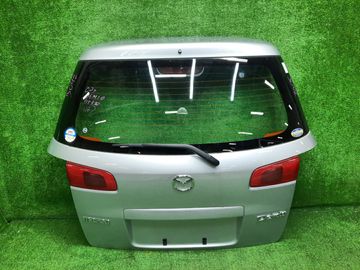 ДВЕРЬ ПЯТАЯ НА MAZDA DEMIO DY3W